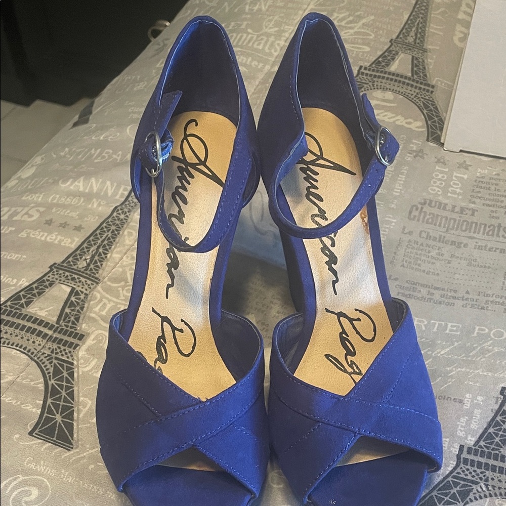 Chic American Rag Women's Vibrant Blue Wedges, Suede,brand new, Never worn